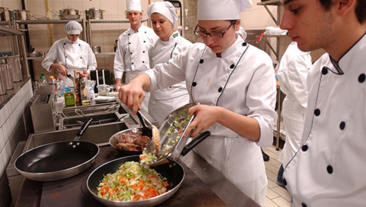 ¿Cuánto gana un chef al mes en Mérida, Yucatán?