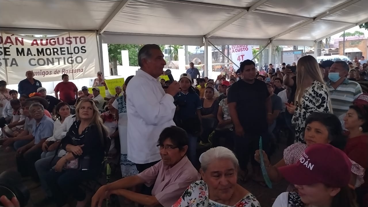 Adán Augusto López es recibido en Felipe Carrillo Puerto con ritual maya