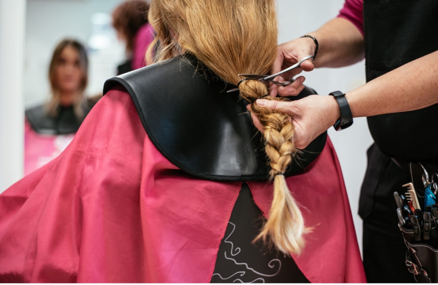 Reclusas del Cereso en Nuevo León donan su cabello para fabricar pelucas oncológicas