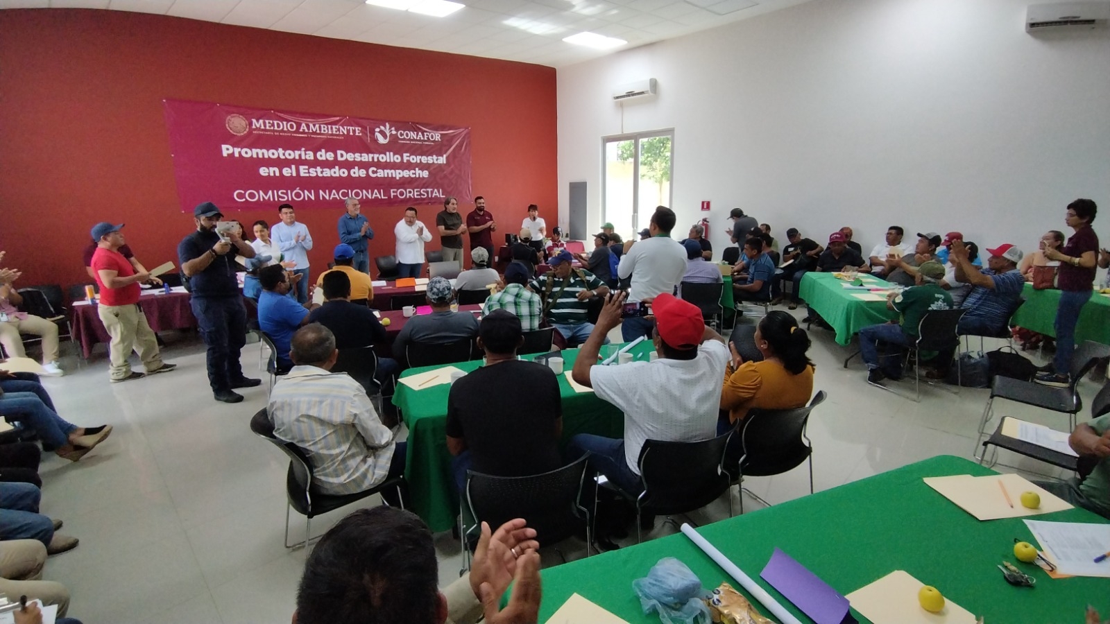 Comisión Nacional Forestal entrega ordenamientos territoriales a dos ejidos de Campeche