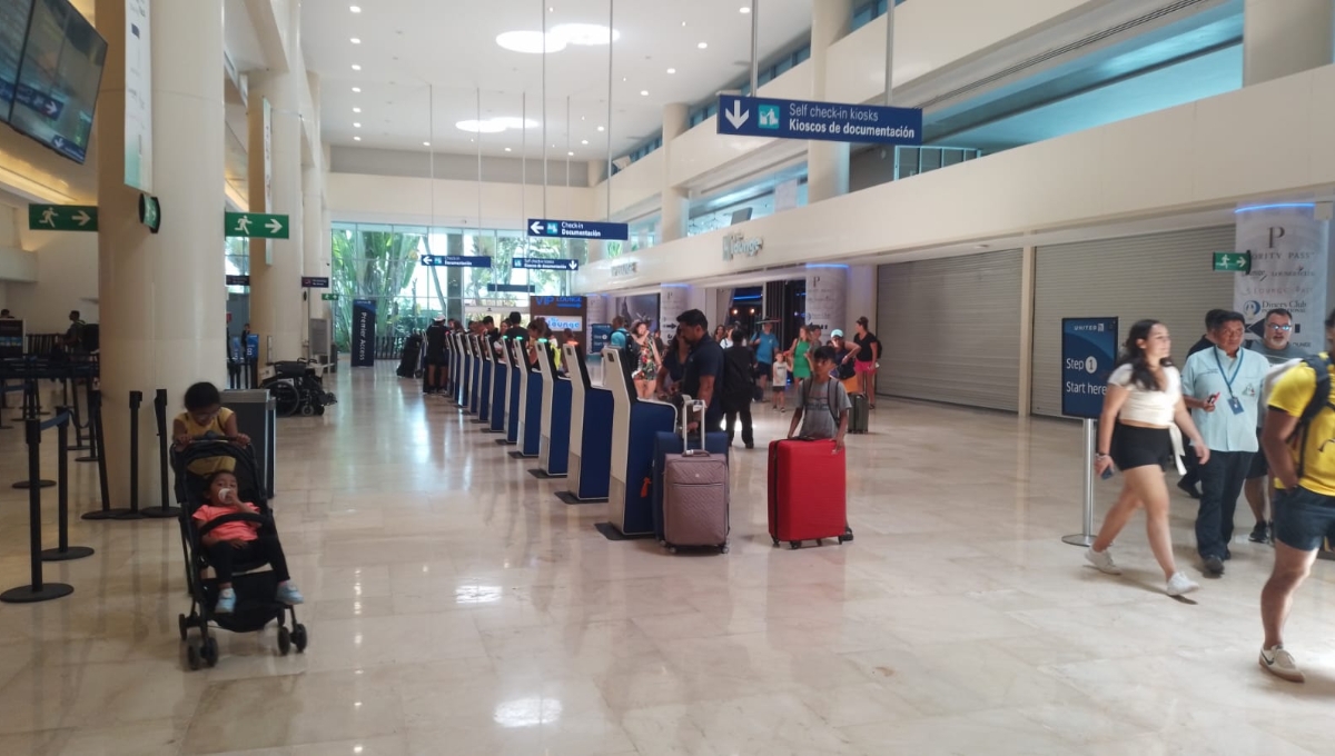 Volaris retrasa vuelo en el aeropuerto de Cancún