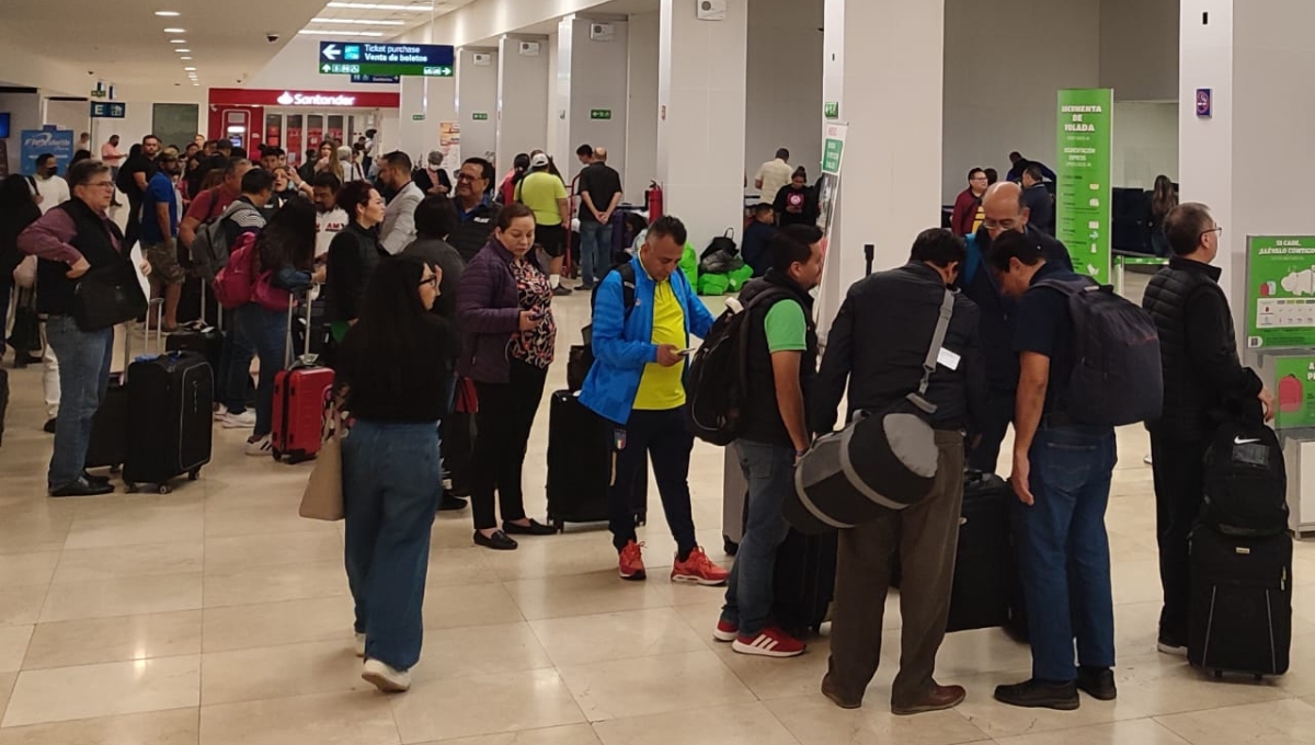 VivaAerobus retrasa cinco horas el vuelo Monterrey-Mérida