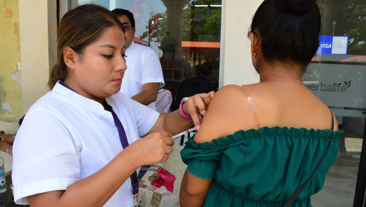 ISSSTE Campeche aplica vacunas de refuerzo por brote de rubéola en Champotón