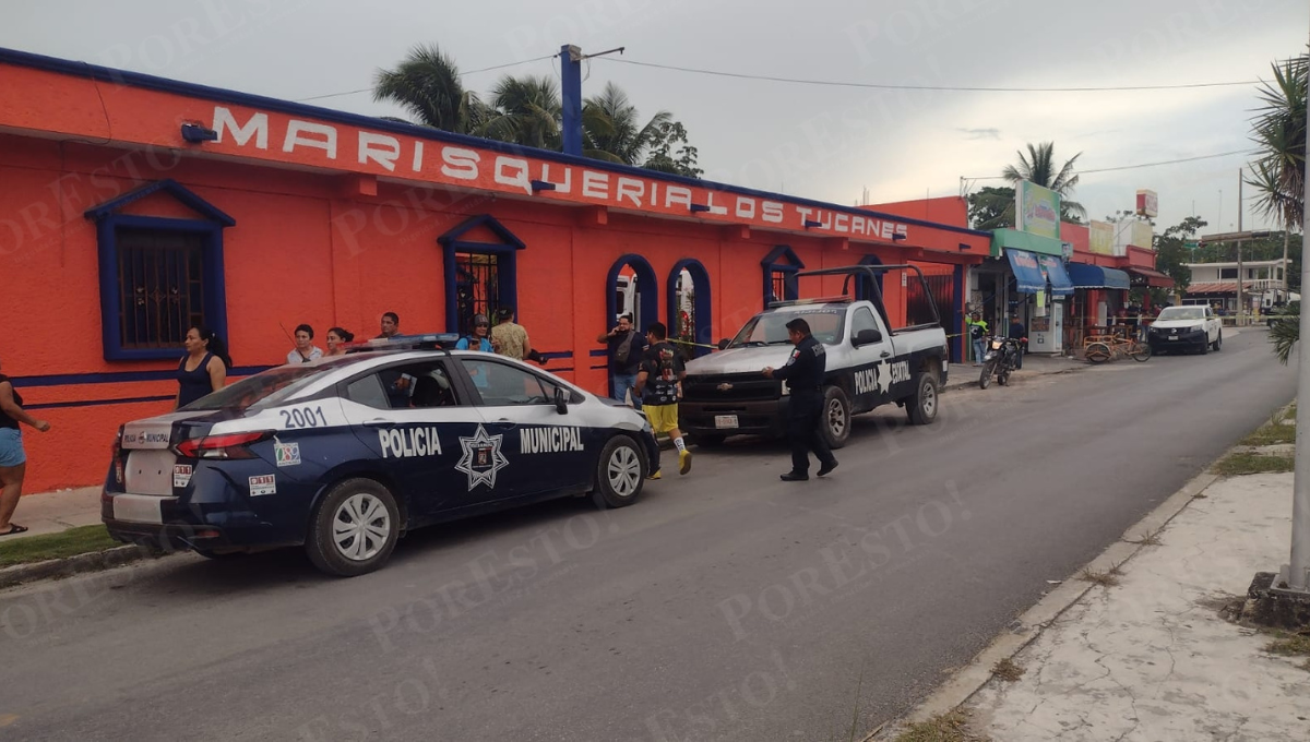 Atacan a balazos a un hombre en una marisquería de Felipe Carrillo Puerto