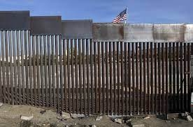 Muere mexicano tras caer de muro fronterizo con EU