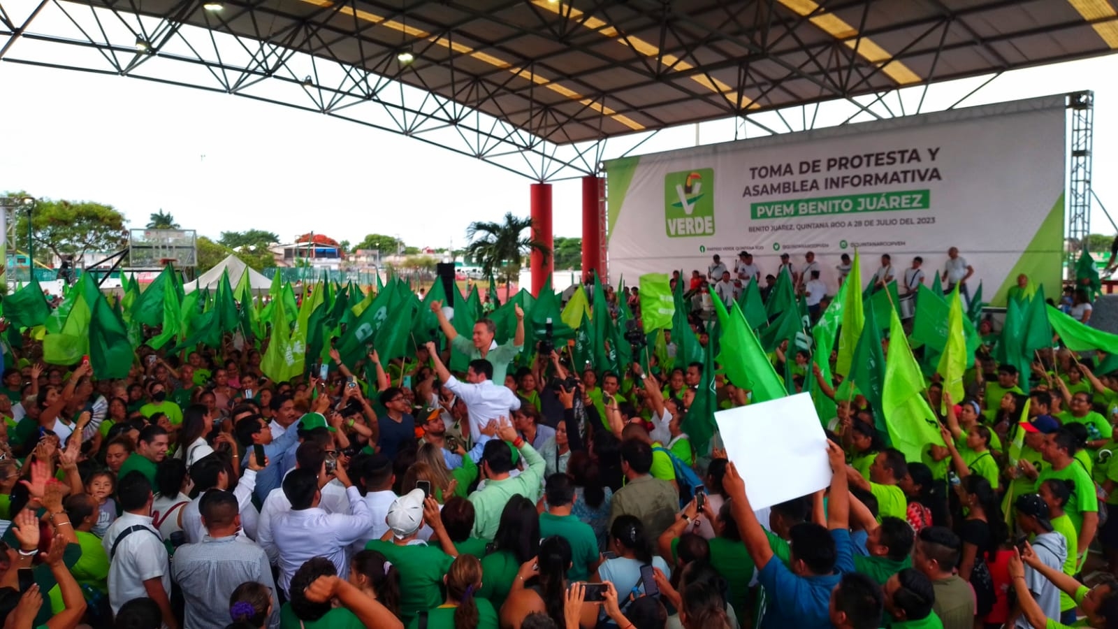 Cancún: Manuel Velasco Coello continúa gira en Quintana Roo; se reúne ante dos mil personas