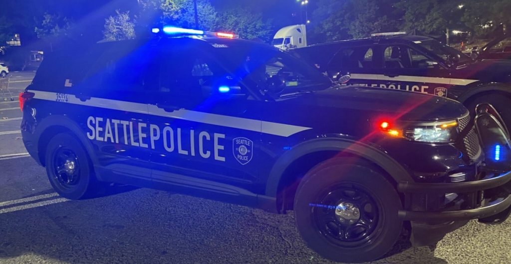 Un tiroteo en un estacionamiento en Seattle el viernes en la noche dejó cinco personas heridas, dos de ellas en estado crítico, dijo el jefe de policía de la ciudad.
