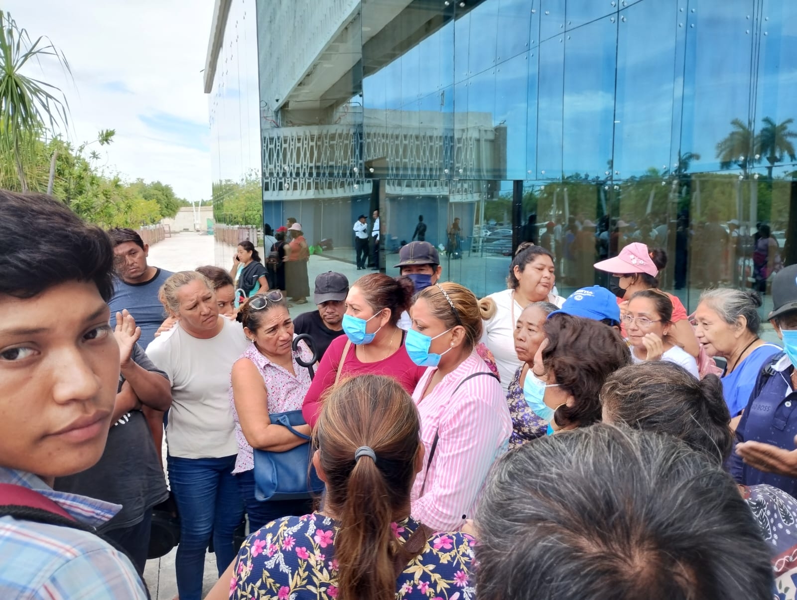 Vecinos desalojados de un terreno en Campeche se plantarán en el Palacio de Gobierno