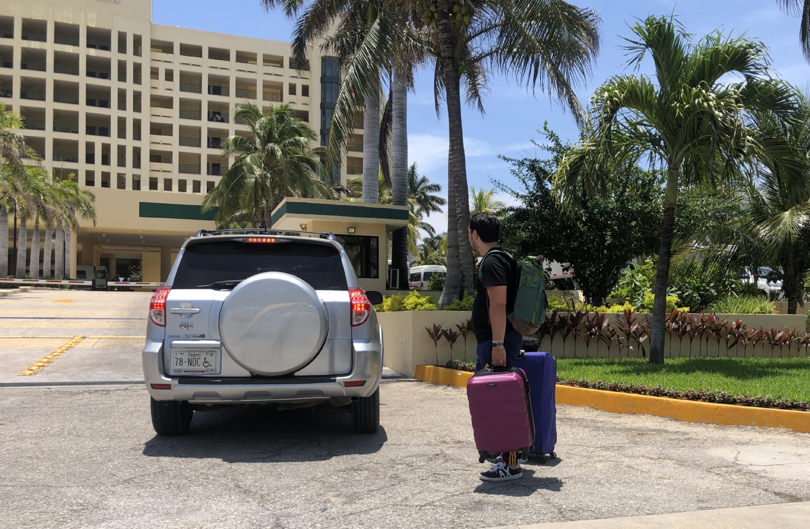 Turistas desaprueban la falta de movilidad en Cancún