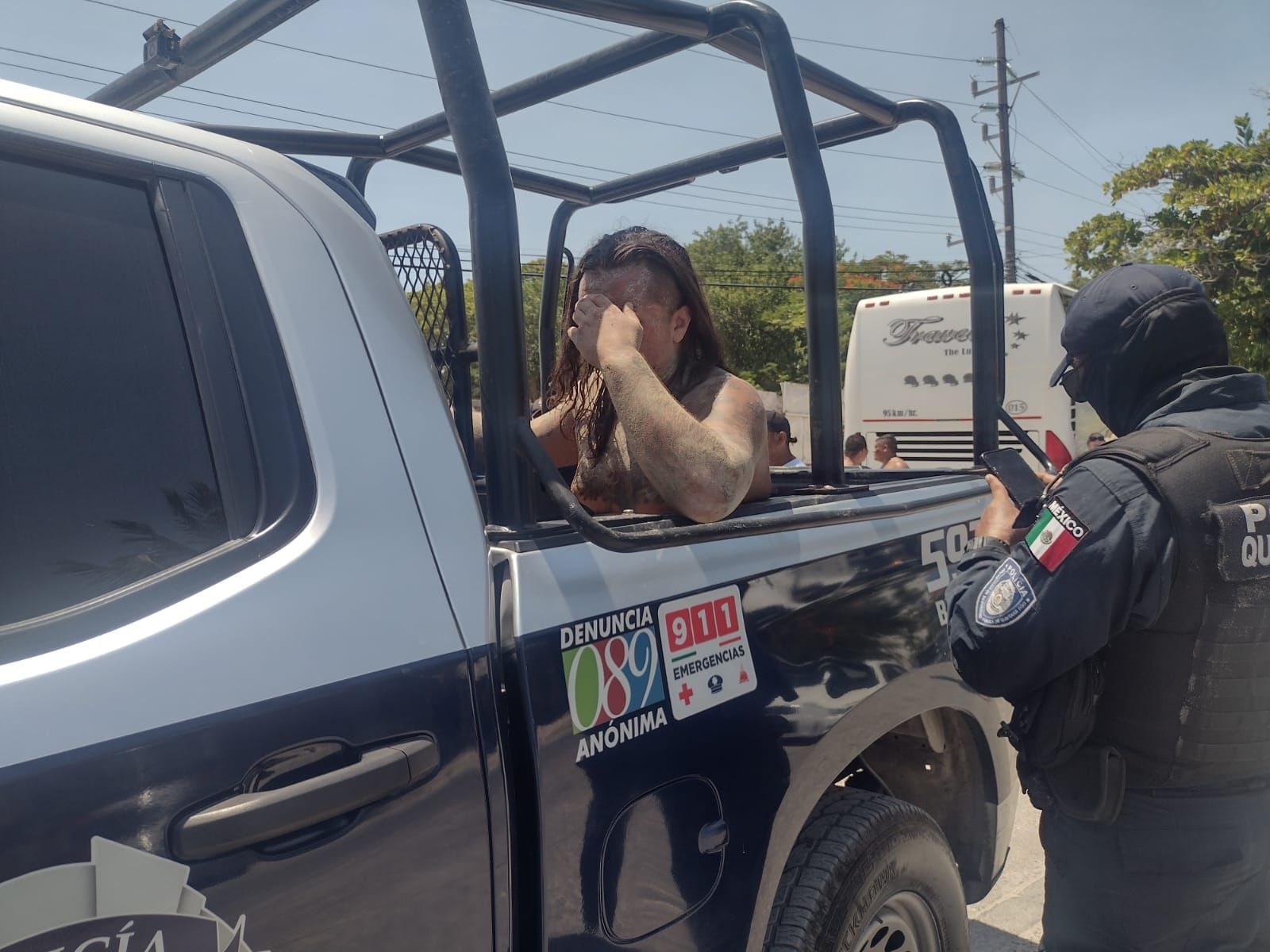 Celos causa pelea entre mujeres en Puerto Juárez, cuatro personas resultan detenidas