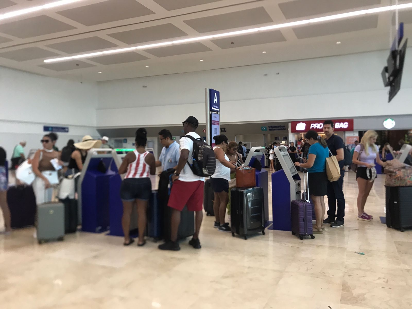 Registran dos vuelos cancelados del aeropuerto de Cancún a Estados Unidos: EN VIVO