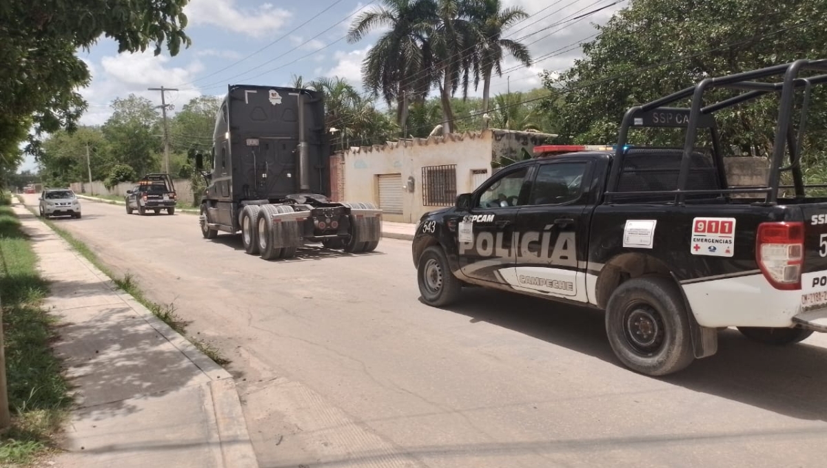 Detienen a hombre por manejar un tractocamión con reporte de robo en la vía Escárcega-Villahermosa