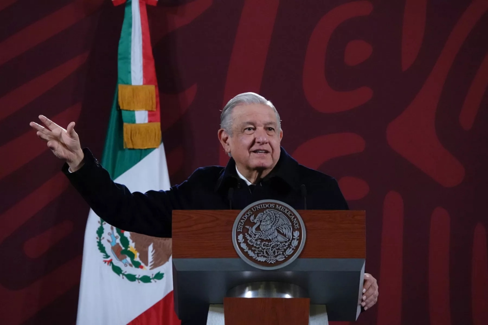 Eliminan conferencia mañanera de AMLO por usar canción de Bad Bunny y Grupo Frontera