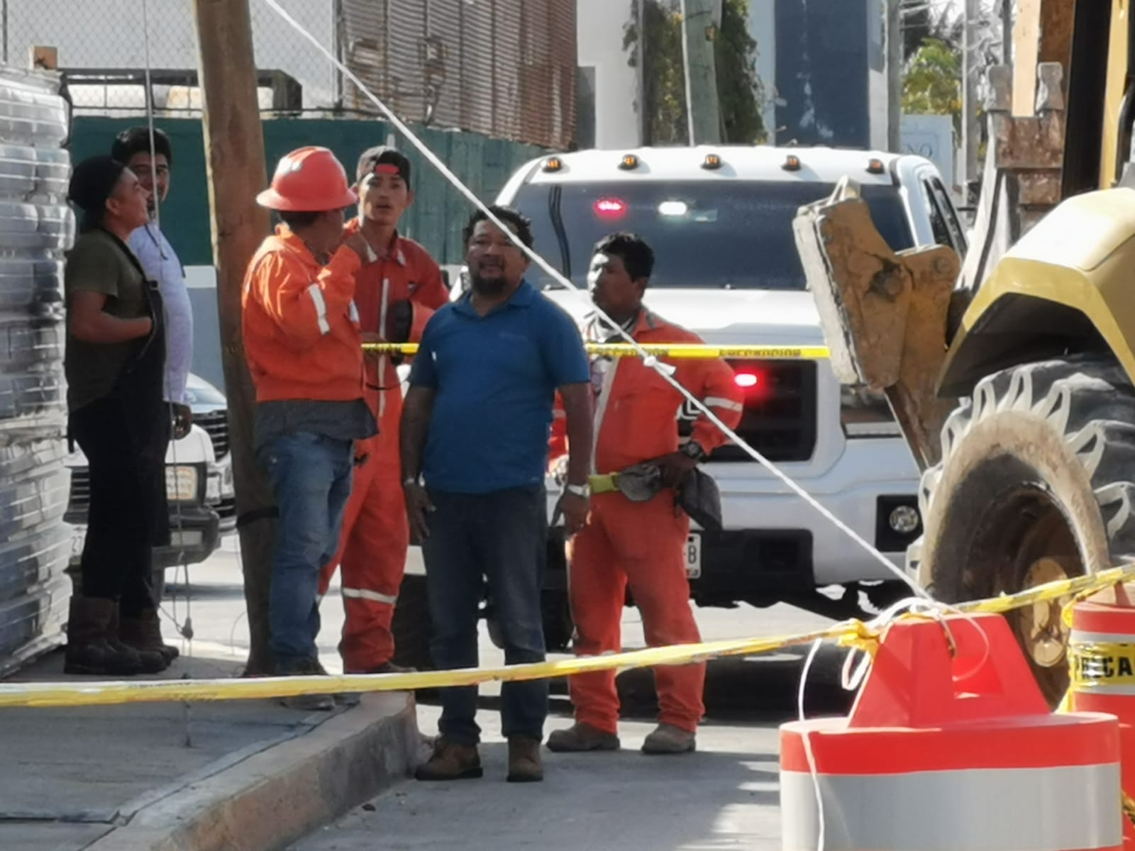 Dos obreros heridos al caer de una altura de 7 metro en Ciudad del Carmen