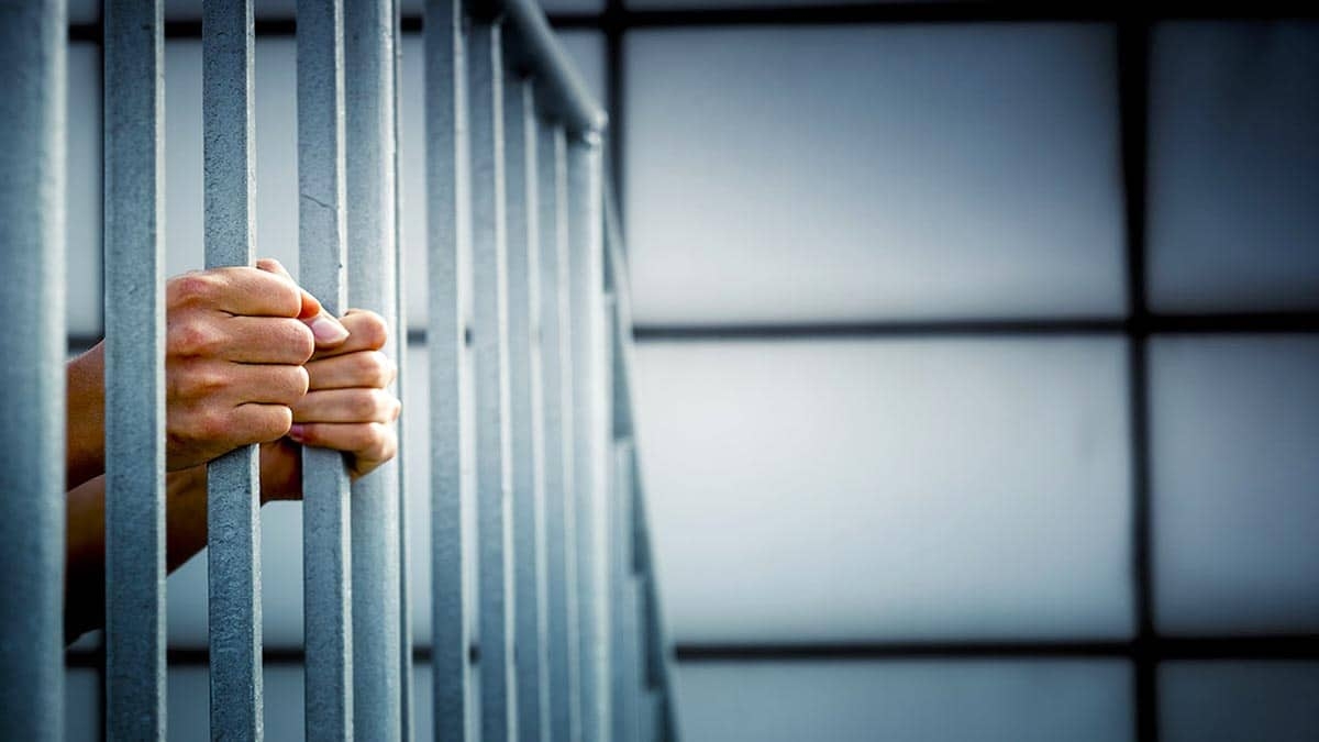 Sentencian a un hombre a 3 años prisión por golpear a su madre en Oxkutzcab