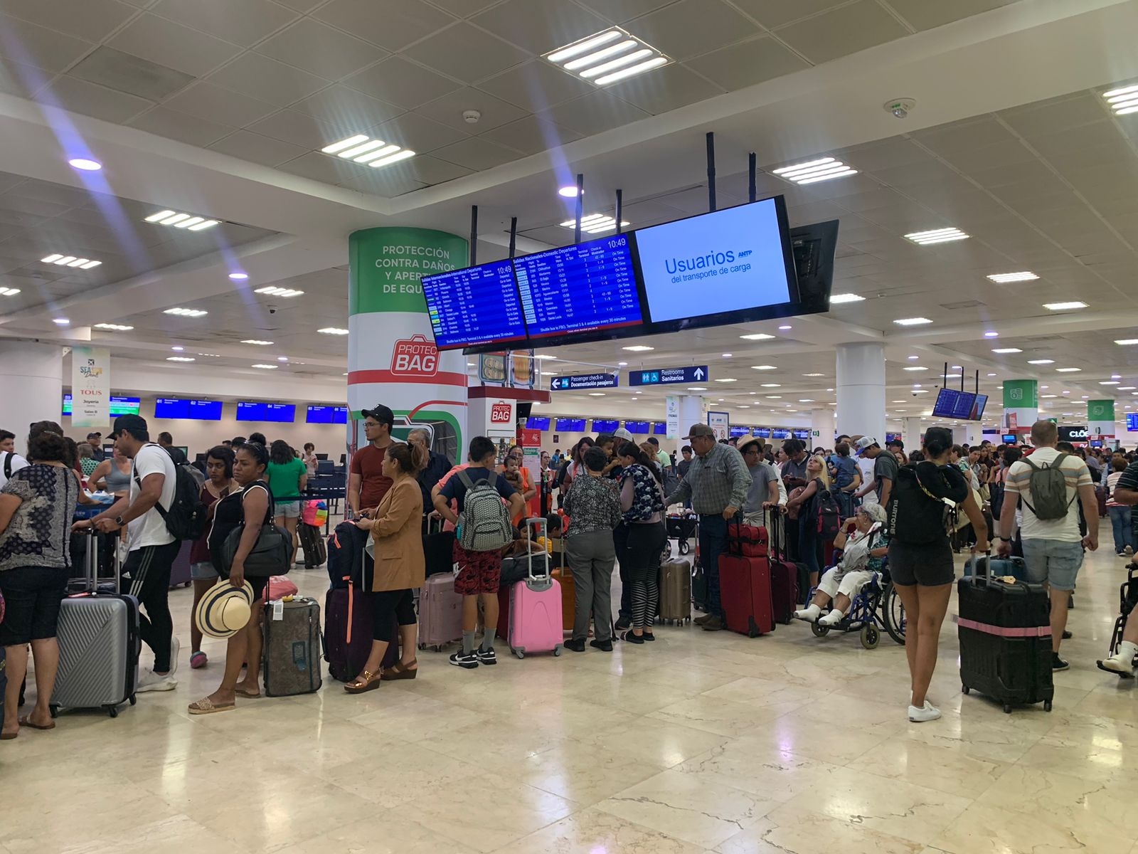 Aeropuerto de Cancún, a reventar; reportan vuelos retrasados este sábado: EN VIVO