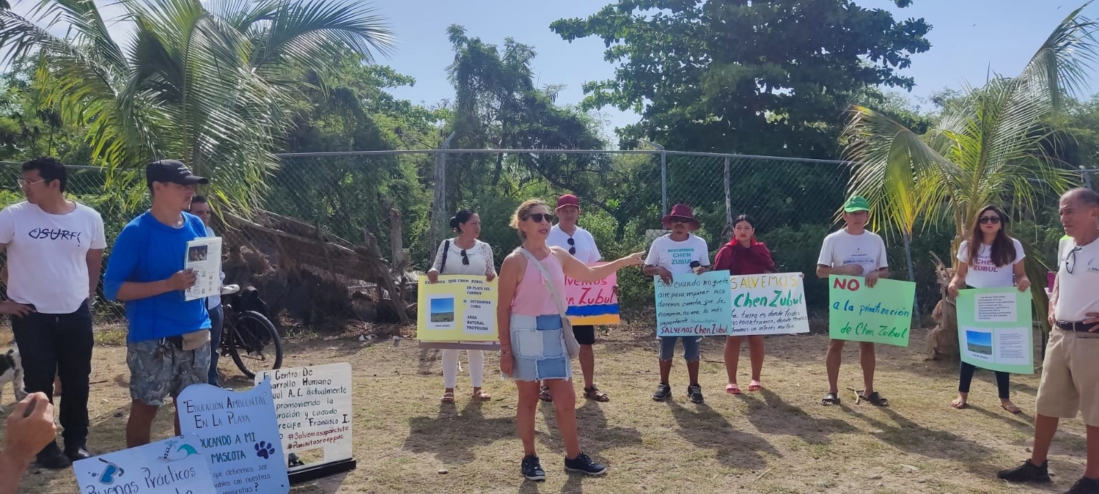 Habitantes de Playa del Carmen protestan contra la certificación "Blue Flag" de la playa Colosio