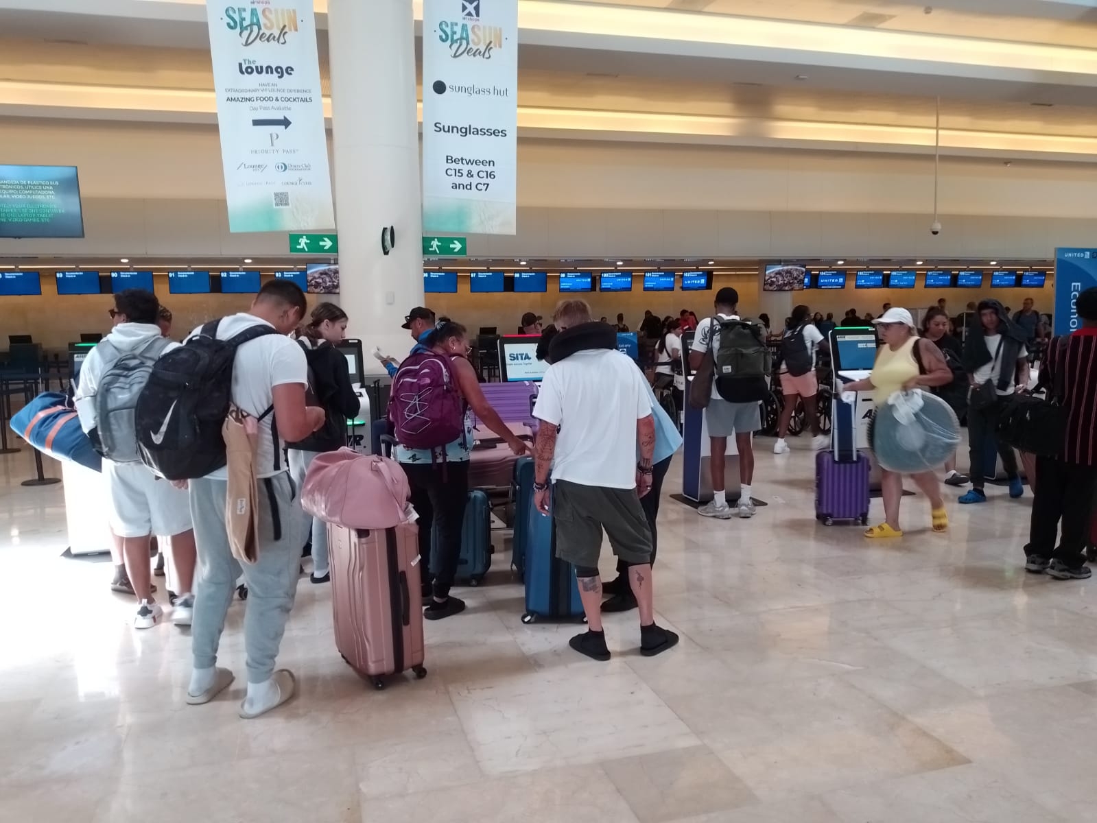 Aeropuerto de Cancún registra tres vuelos atrasados a Miami por el clima: EN VIVO
