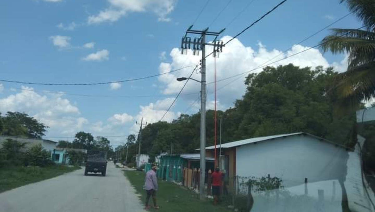Vecinos de Chicbul en Sabancuy recolectan firmas para exigir mejoras en el servicio eléctrico
