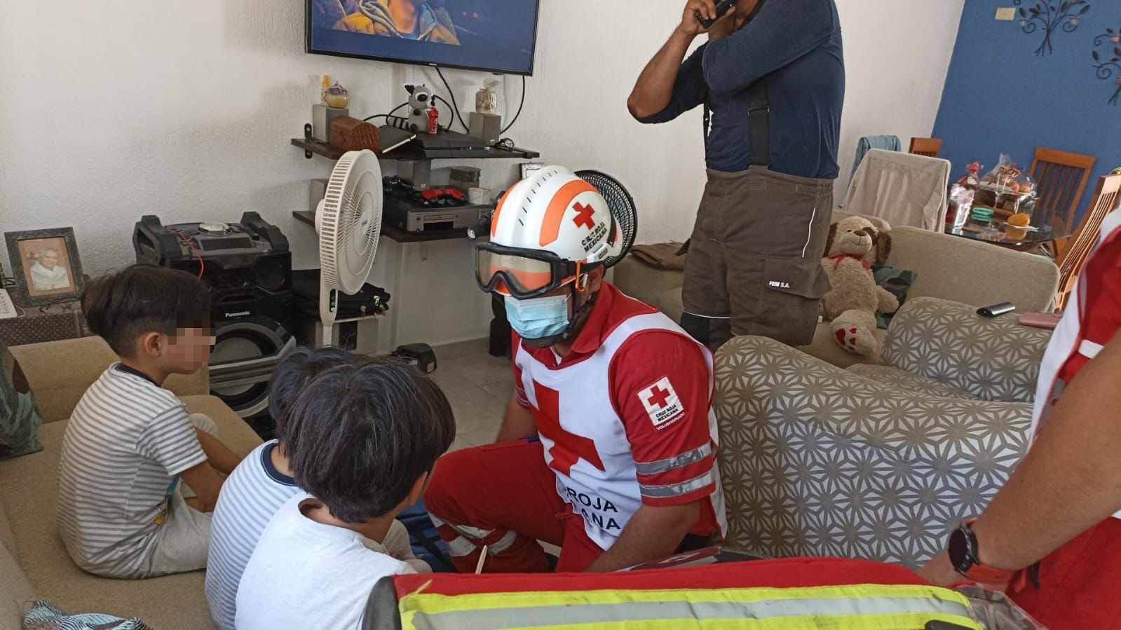 Madre e hijos se intoxican en el incendio de su casa en Cancún
