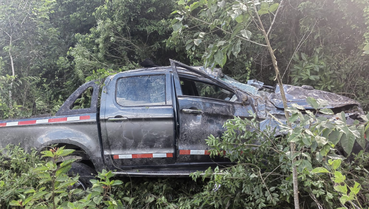 Vuelca camioneta del Tren Maya en Felipe Carrillo Puerto y deja cuatro lesionados