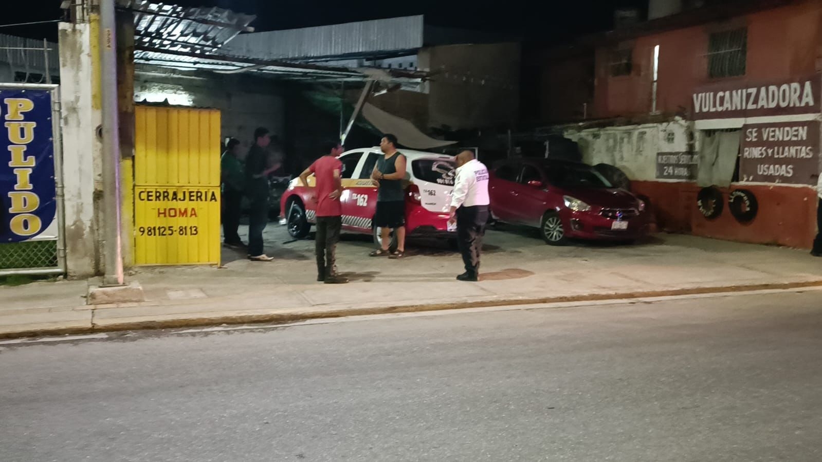 Conductor enfrenta a mecánico ebrio tras negarse a atenderlo en Campeche