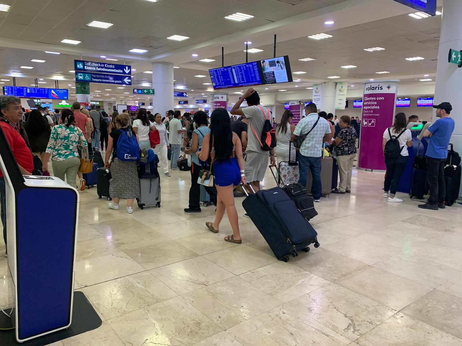 Hay gran movilidad en el aeropuerto de Cancún