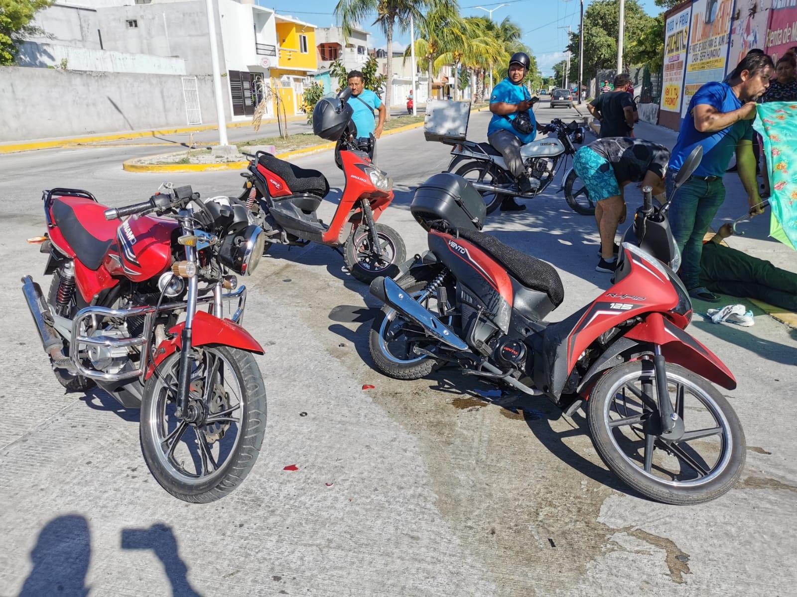 Motociclistas chocan por exceso de velocidad en Ciudad del Carmen