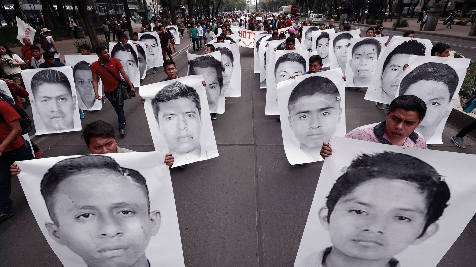 Gobierno de México trabaja para localizar a estudiantes desaparecidos por caso Ayotzinapa