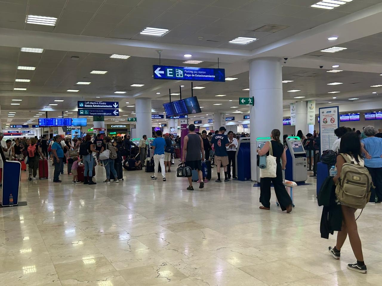 Aeropuerto de Cancún opera sin contratiempos tras apagones: EN VIVO