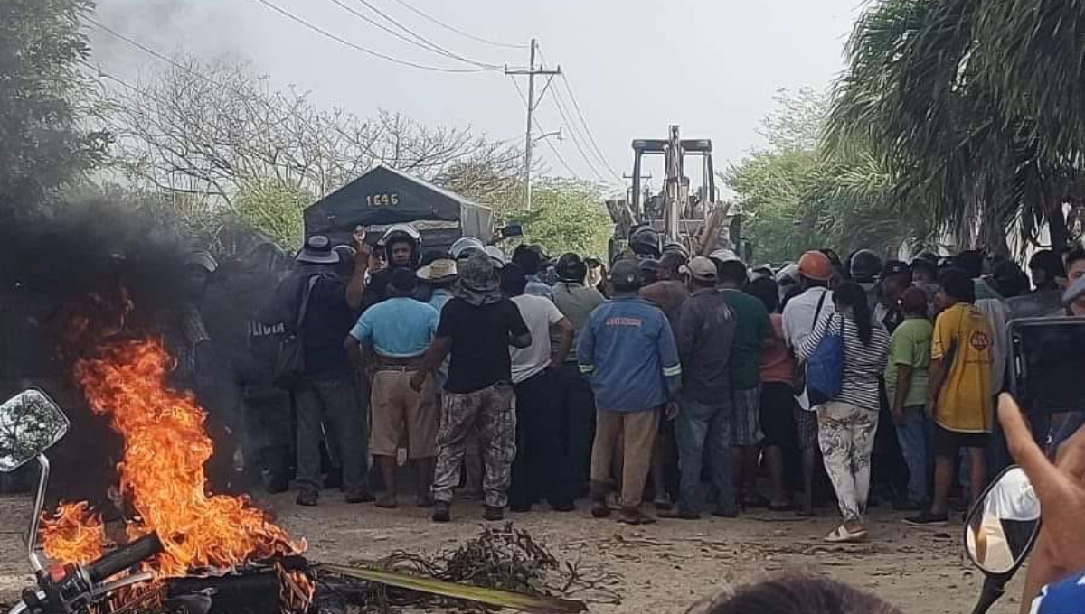 Pobladores de Ixil se enfrentan a policías por el despojo de tierras: VIDEO