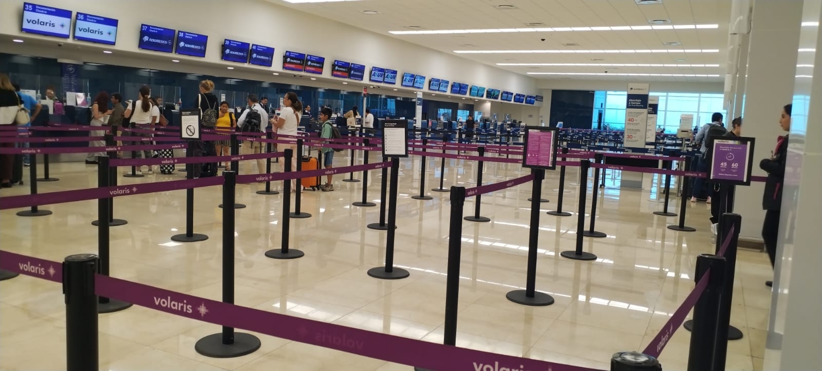 VivaAerobus y Aeroméxico operan con retrasos en el aeropuerto de Mérida