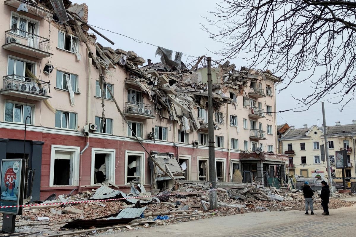 Ataque ruso en Chernígov, Ucrania, deja siete muertos y 117 heridos