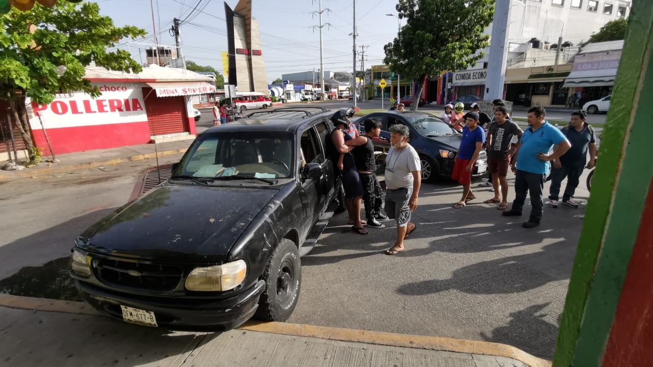 Chofer fue golpeado y detenido por accidente en Ciudad del Carmen