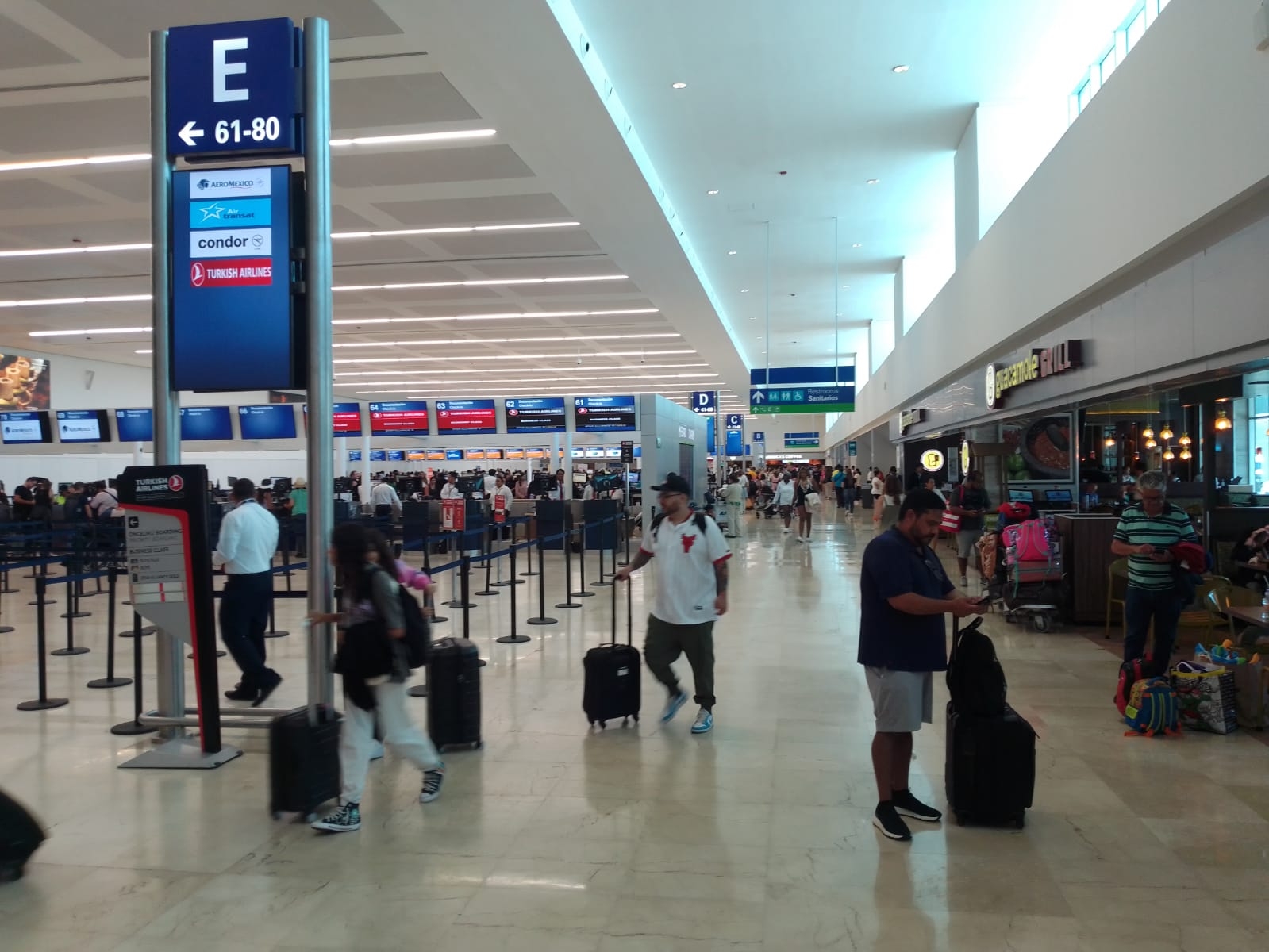 Cancelan vuelos del Aeropuerto de Cancún a Estados Unidos por tormentas eléctricas: EN VIVO
