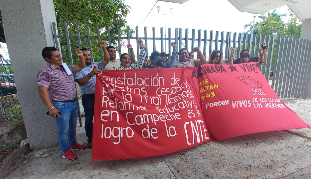 Maestros de Campeche cesados por la reforma de Peña Nieto regresarán a sus empleos