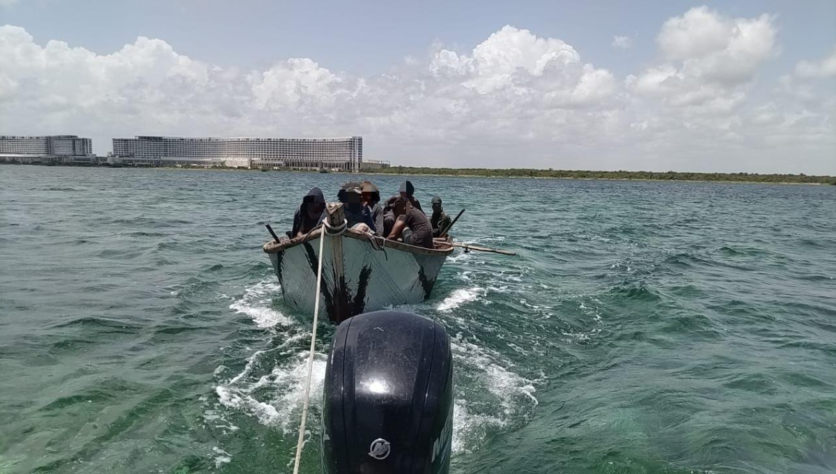 El Instituto Nacional de Migración recibió a los 12 migrantes en Cancún