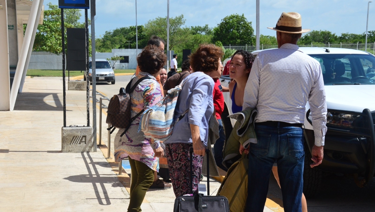 ¡Se acaban las vacaciones! Familias de Campeche despiden a sus conocidos desde el aeropuerto