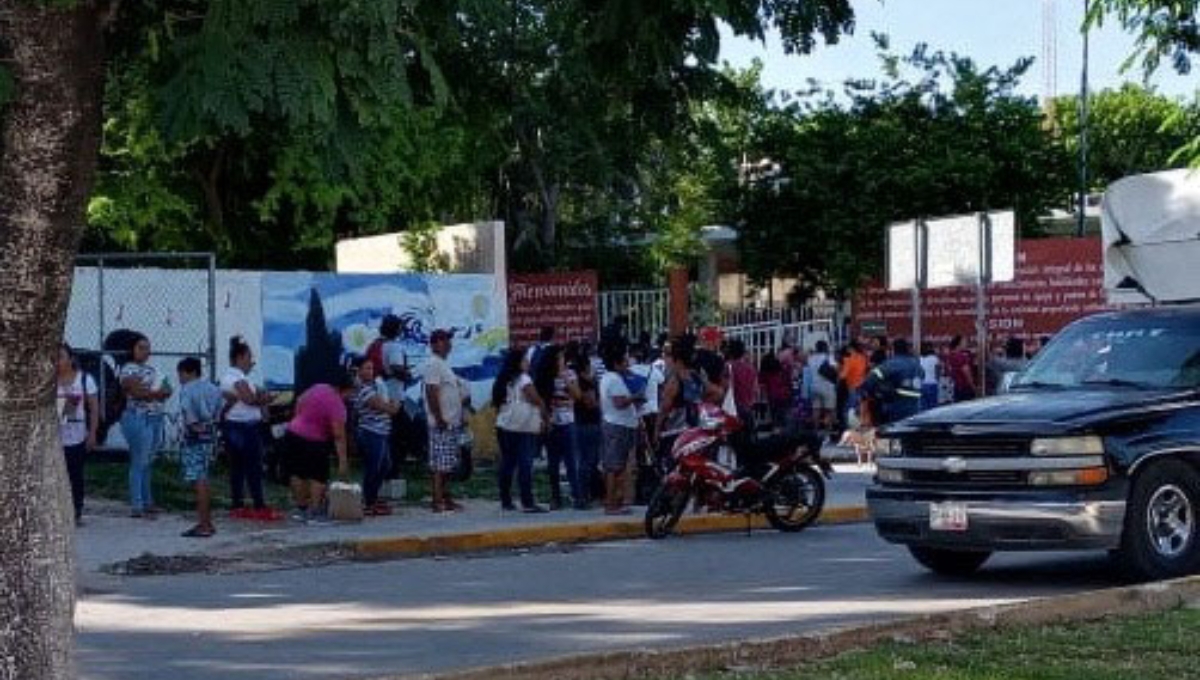 Secundaria 27 de Campeche exige entrega de material y 150 pesos para inscribir a los alumnos