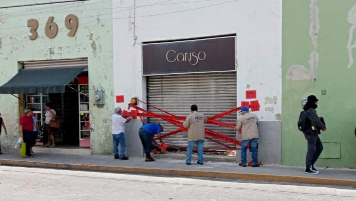 Se derrumba el techo de una tienda de ropa en el Centro de Mérida