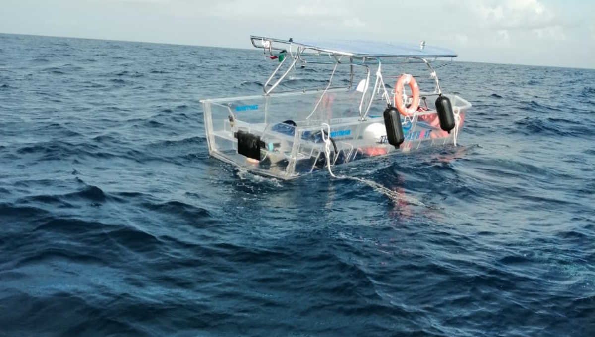 Localizan lancha transparente robada en Cozumel sin motor y a la deriva en Isla Contoy