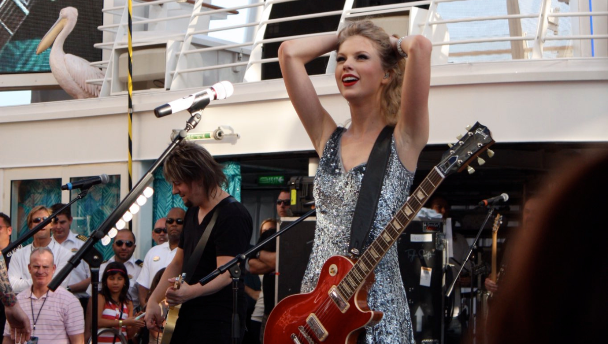 Taylor Swift en Cozumel; así fue la vez que cantó en un crucero en la Isla: VIDEO