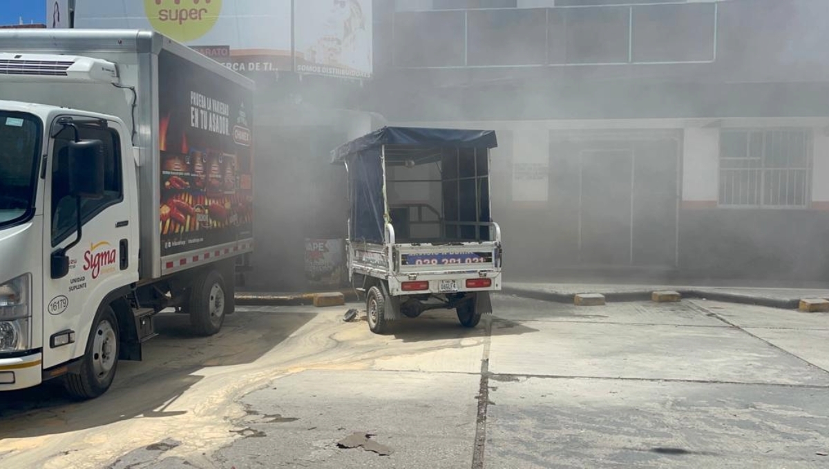 Se incendia motocarro de una empresa de abarrotes en Ciudad del Carmen