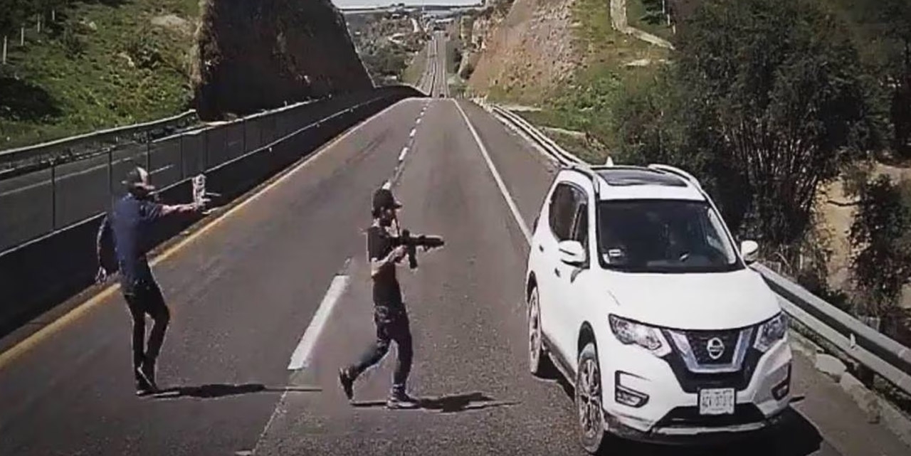 Así fue el asalto en carretera de Jalisco con metralletas en manos: VIDEO