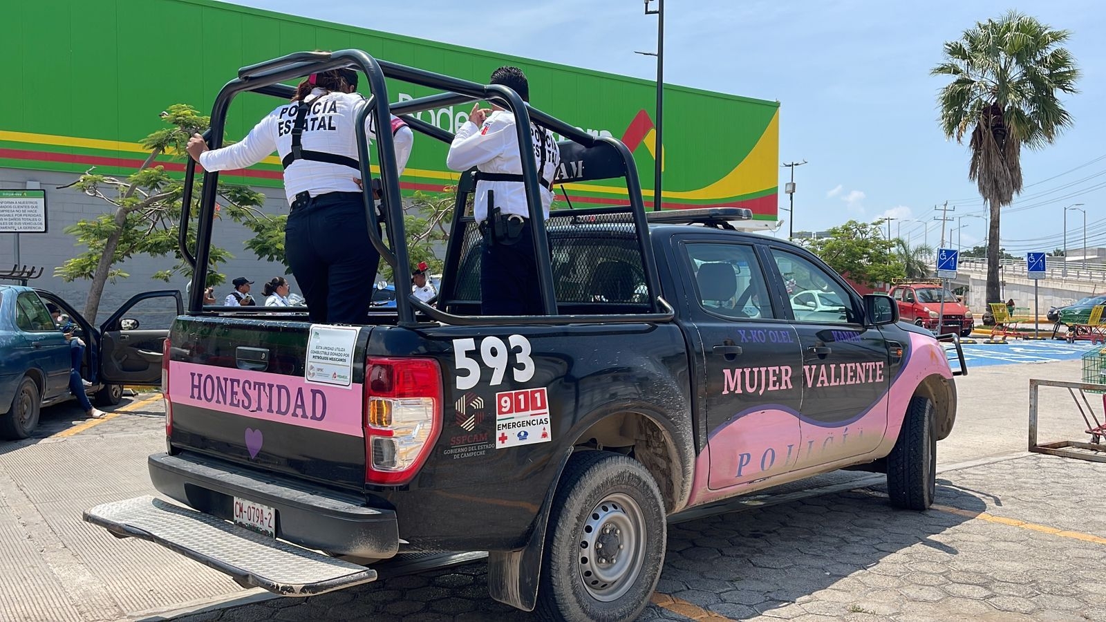 Hombre intenta machetear a otro durante la venta de un auto en Campeche
