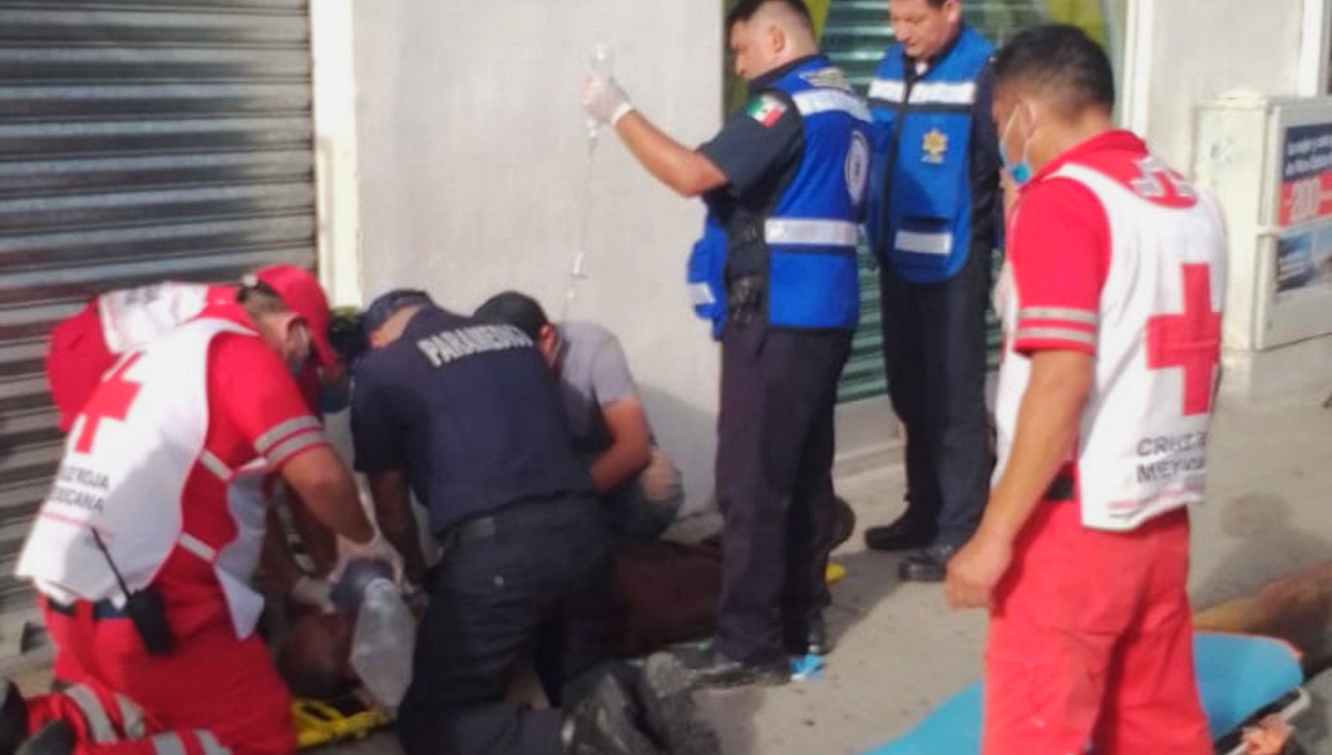 Hombre sufre un paro cardíaco en el Centro de Mérida