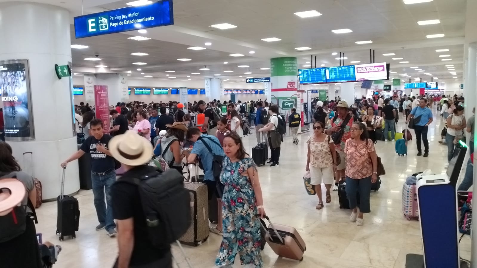 Se registra gran movilidad en el aeropuerto de Cancún