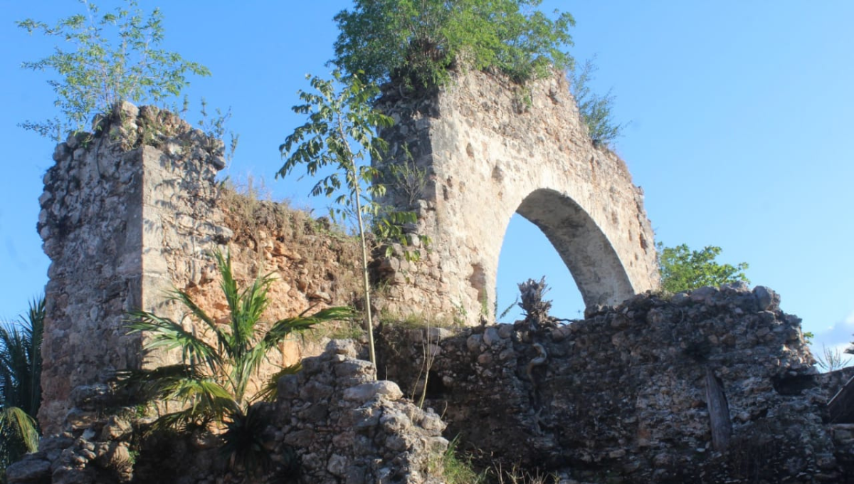 Se cae a pedazos antiguo templo en Tizimín; INAH y Arquidiócesis incumplen promesa de rescate