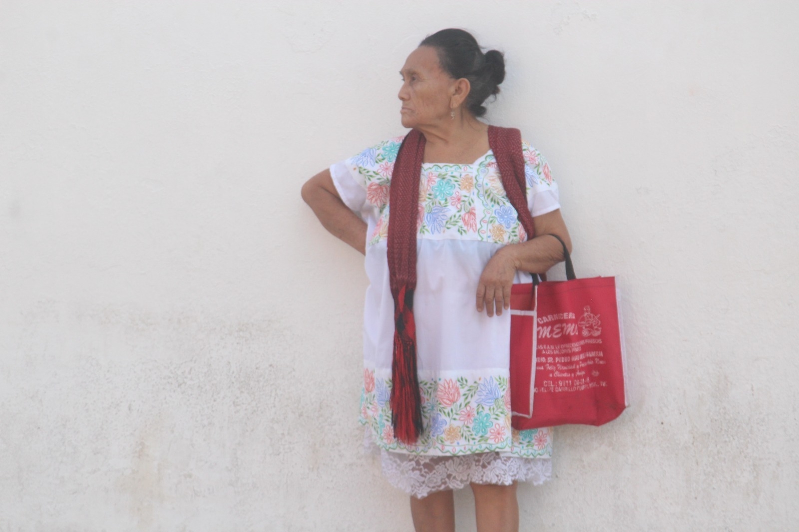 Desaparece el uso del huipil como vestimenta diaria en Yucatán; sólo lo portan las abuelitas
