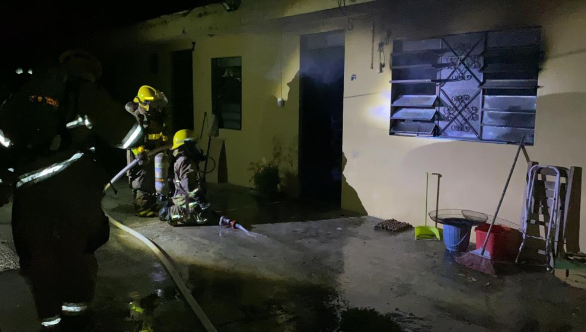 Cortocircuito provoca incendio en una cuartería en Chetumal